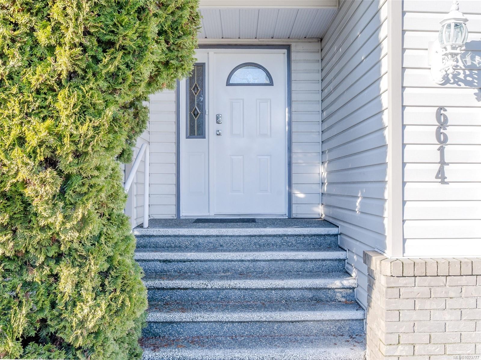 6614 Everest Dr, Nanaimo, BC