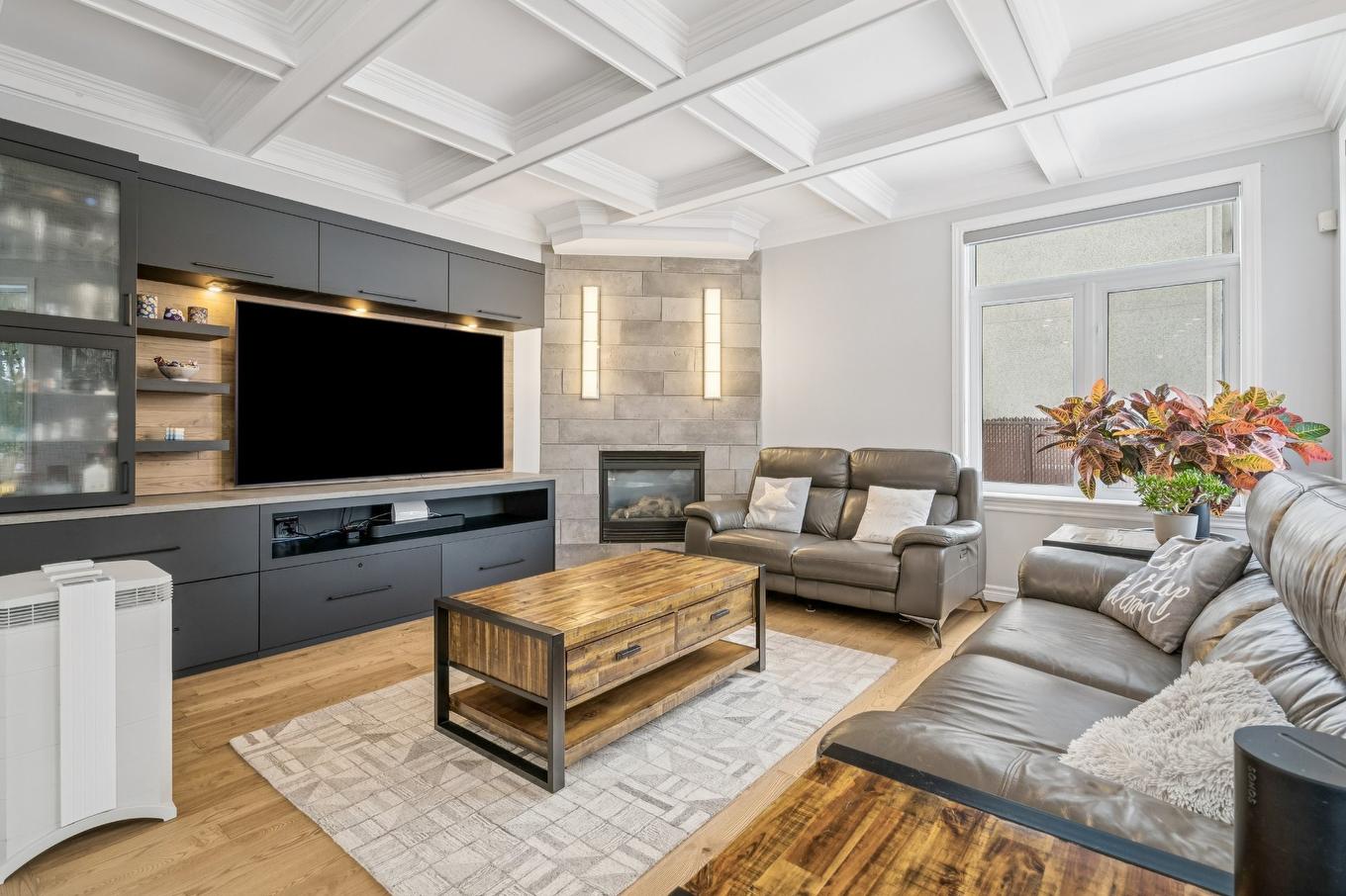 Salon - 614 Rue Du Sauvignon, Rosemère, QC - Indoor Photo Showing Living Room With Fireplace