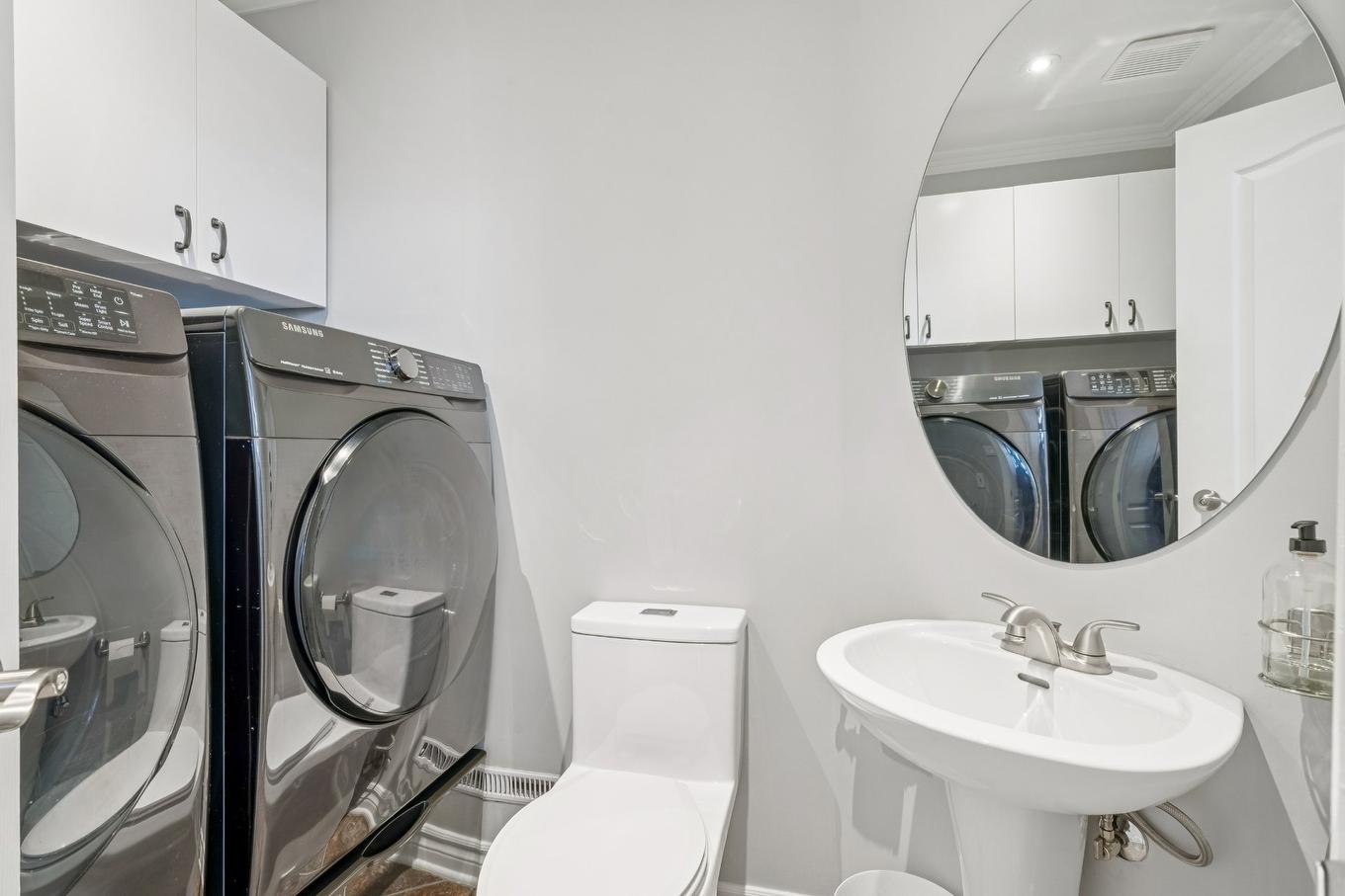 Salle de lavage - 614 Rue Du Sauvignon, Rosemère, QC - Indoor Photo Showing Laundry Room