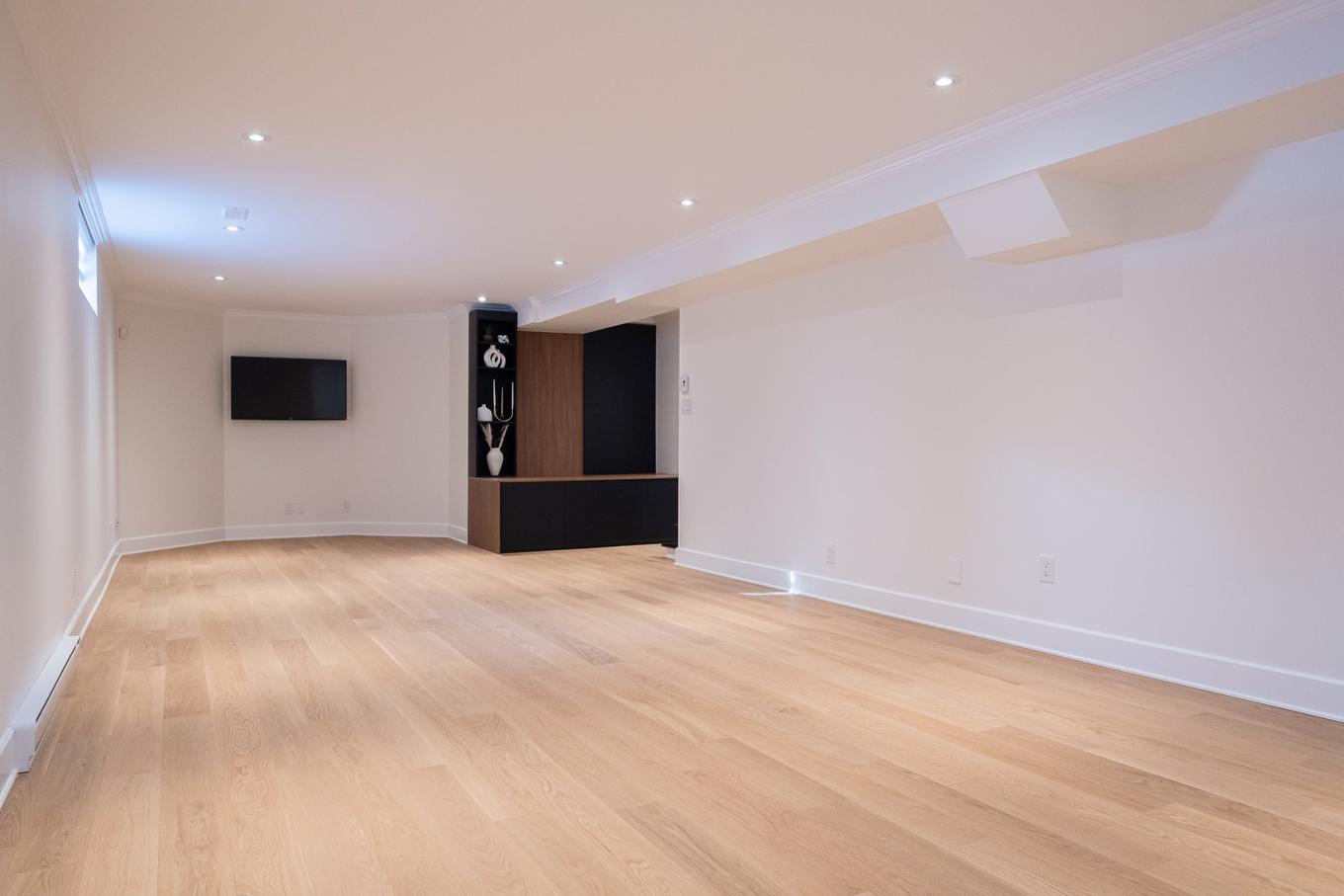 Basement - 2491 Rue Dalbis, Laval (Chomedey), QC - Indoor Photo Showing Other Room