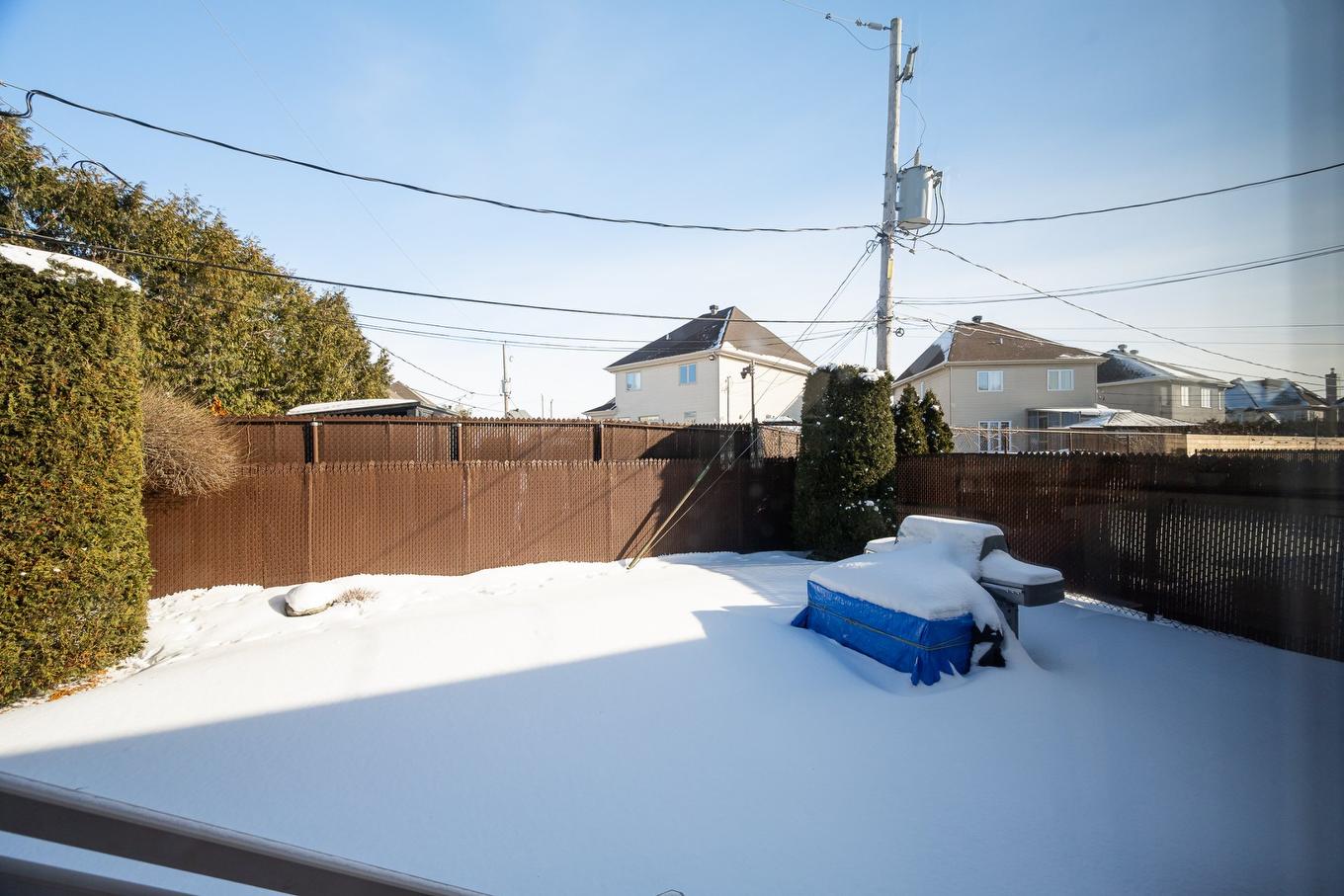 Backyard - 2491 Rue Dalbis, Laval (Chomedey), QC - Outdoor