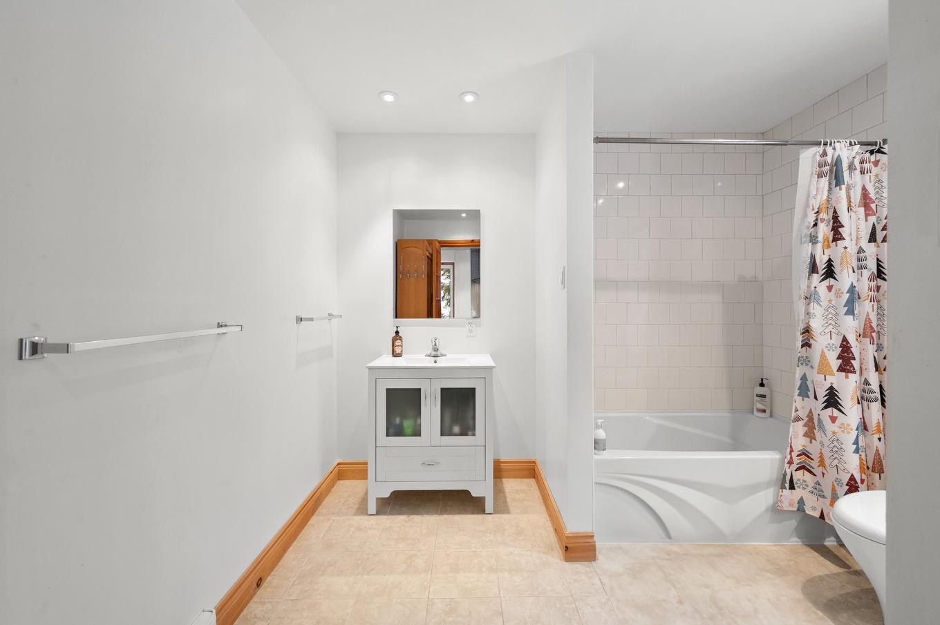 Salle de bains - 1951 Ch. Du 9E-Rang, Sainte-Lucie-Des-Laurentides, QC - Indoor Photo Showing Bathroom