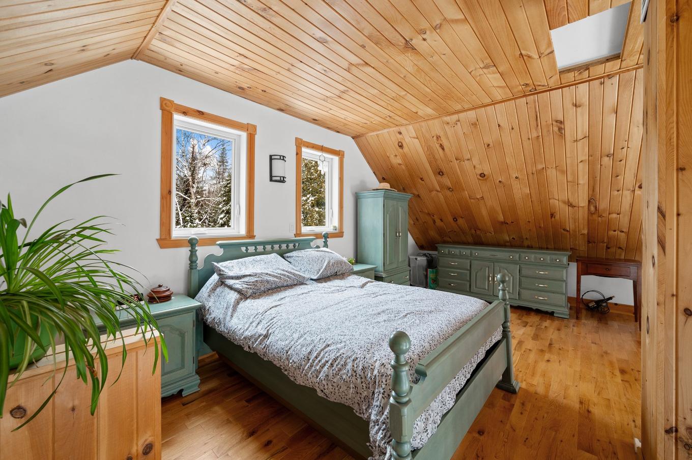 Chambre à coucher principale - 1951 Ch. Du 9E-Rang, Sainte-Lucie-Des-Laurentides, QC - Indoor Photo Showing Bedroom
