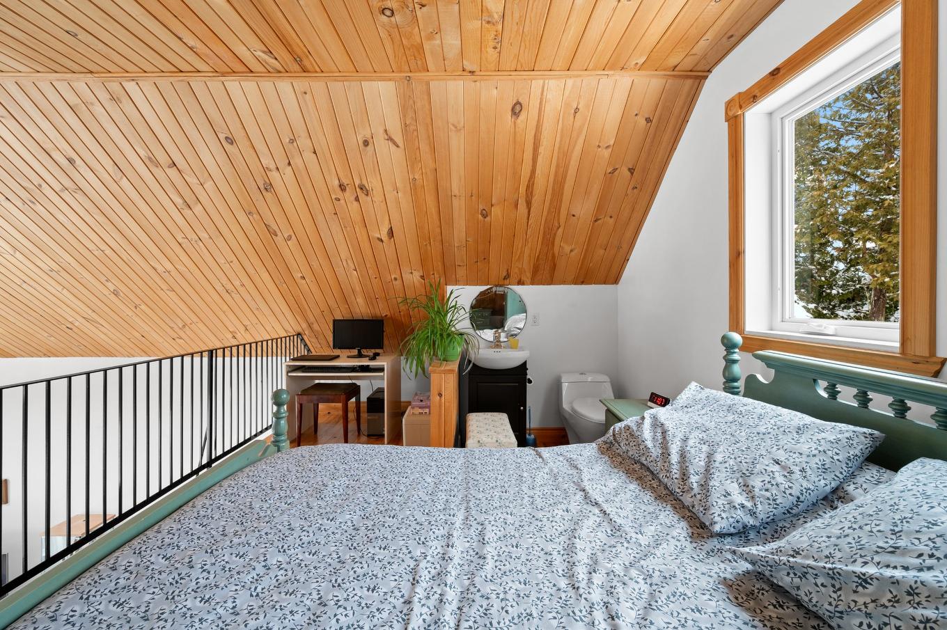 Chambre à coucher principale - 1951 Ch. Du 9E-Rang, Sainte-Lucie-Des-Laurentides, QC - Indoor Photo Showing Bedroom