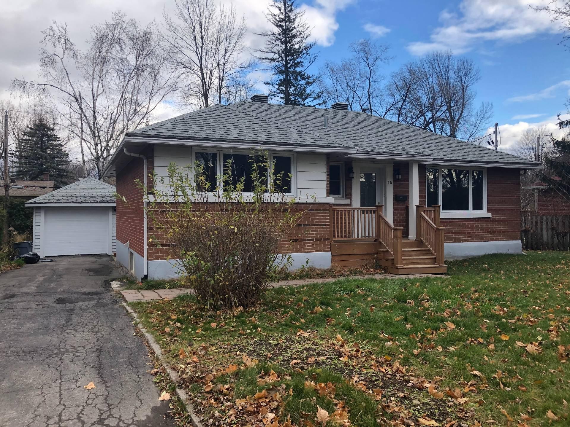 Façade - 15 Av. Laurelwood, Pointe-Claire, QC - Outdoor