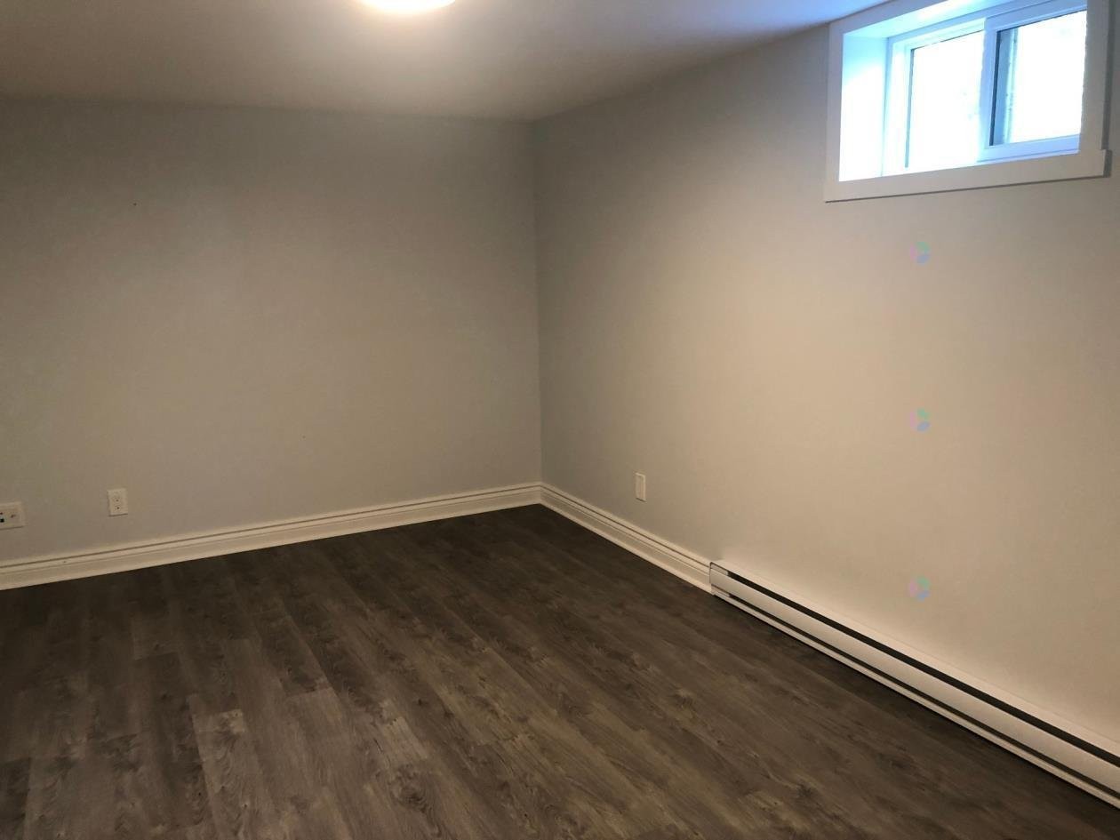 Chambre à coucher - 15 Av. Laurelwood, Pointe-Claire, QC - Indoor Photo Showing Other Room