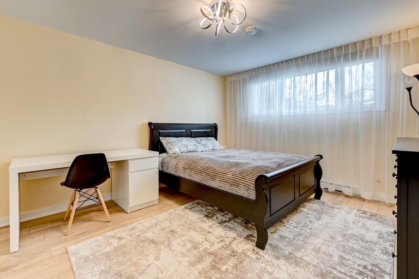 Chambre à coucher - 773 Rue Julien, Laval (Sainte-Dorothée), QC - Indoor Photo Showing Bedroom