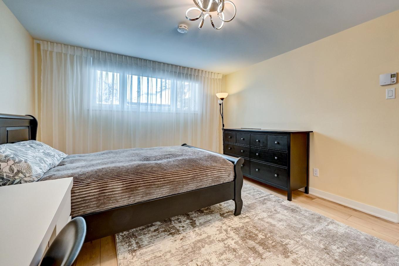 Chambre à coucher - 773 Rue Julien, Laval (Sainte-Dorothée), QC - Indoor Photo Showing Bedroom