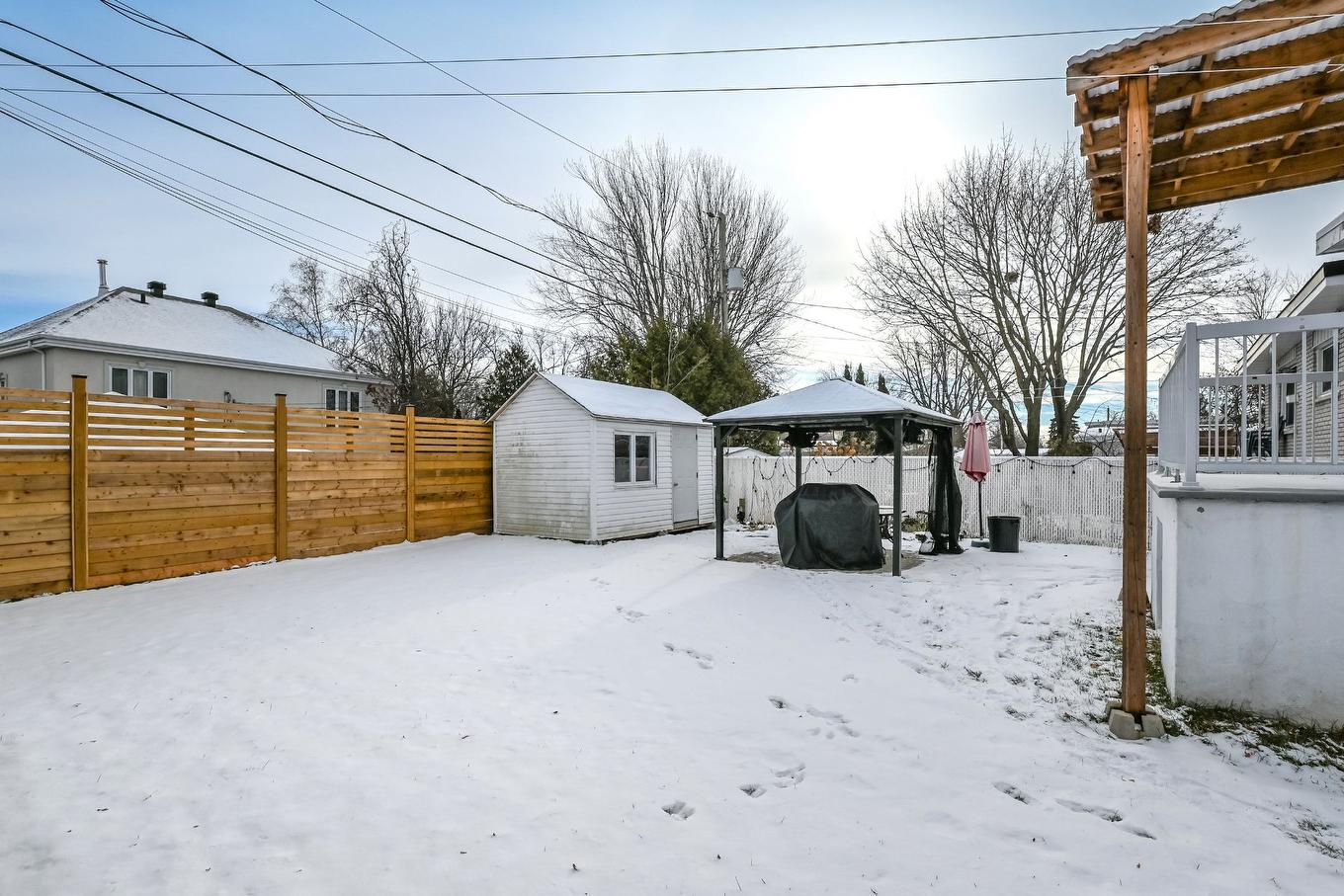 Cour - 773 Rue Julien, Laval (Sainte-Dorothée), QC - Outdoor