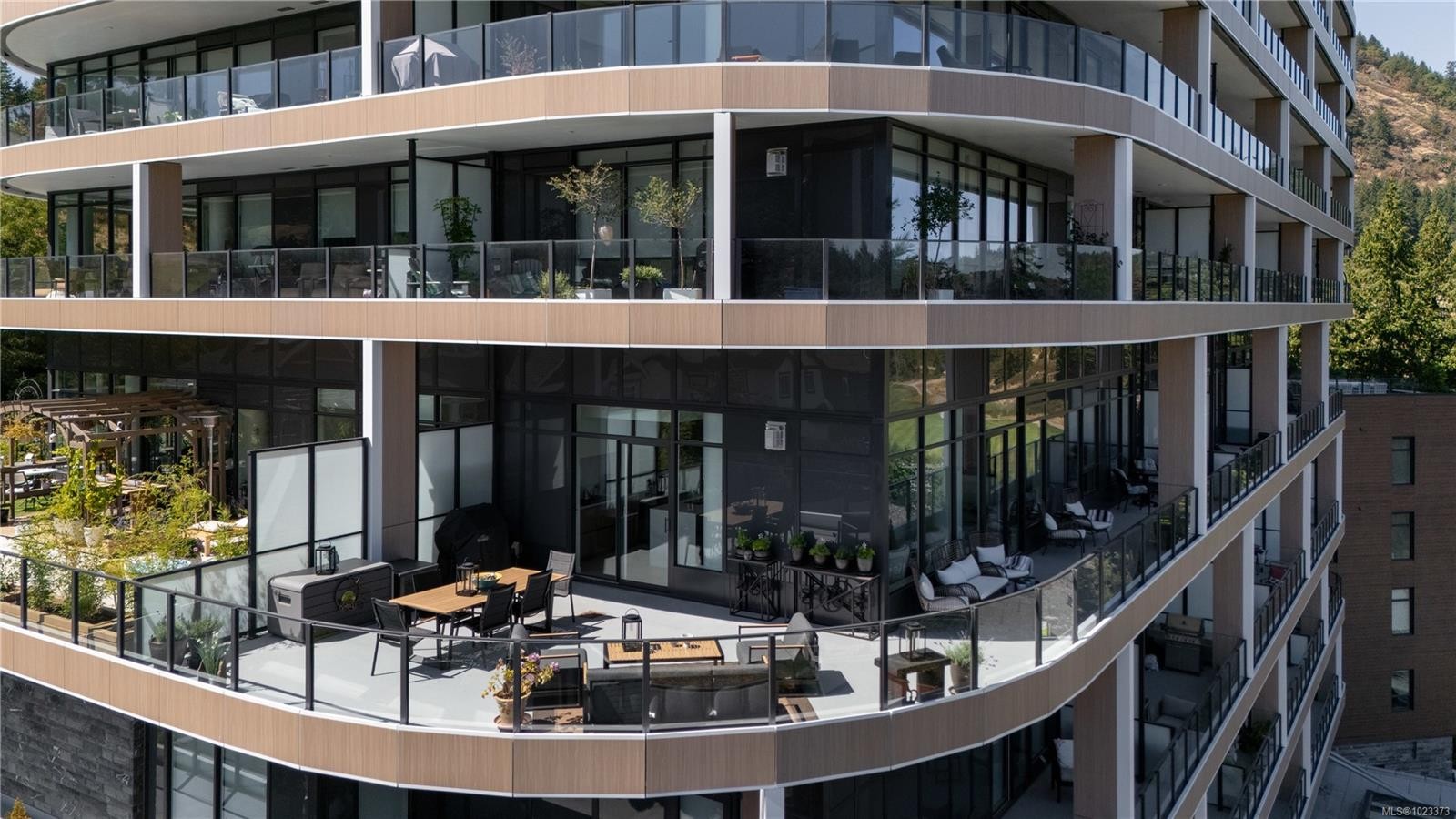 602-2000 Hannington Rd, Langford, BC - Outdoor