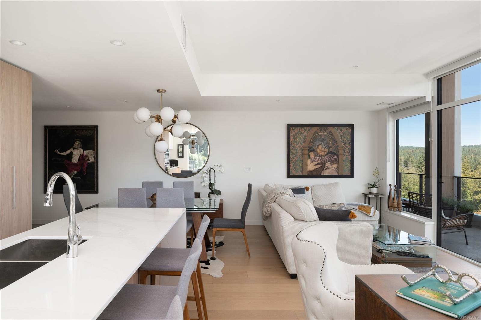 602-2000 Hannington Rd, Langford, BC - Indoor