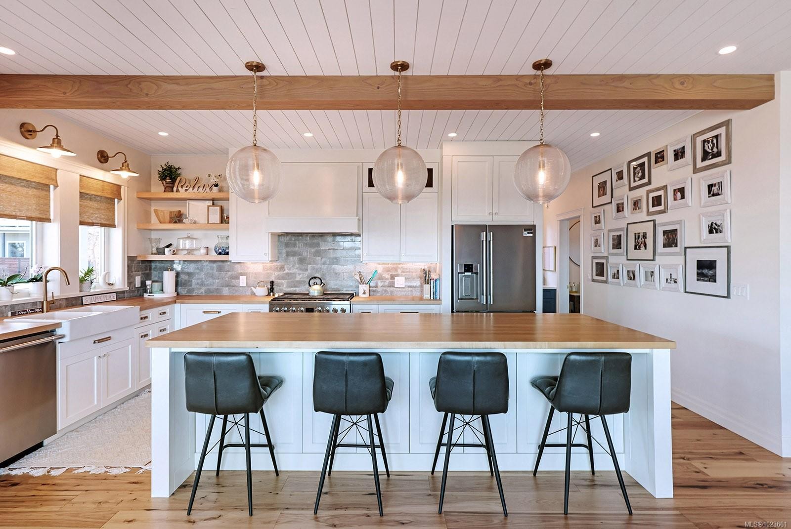 3839/3841 Ross Ave, Royston, BC