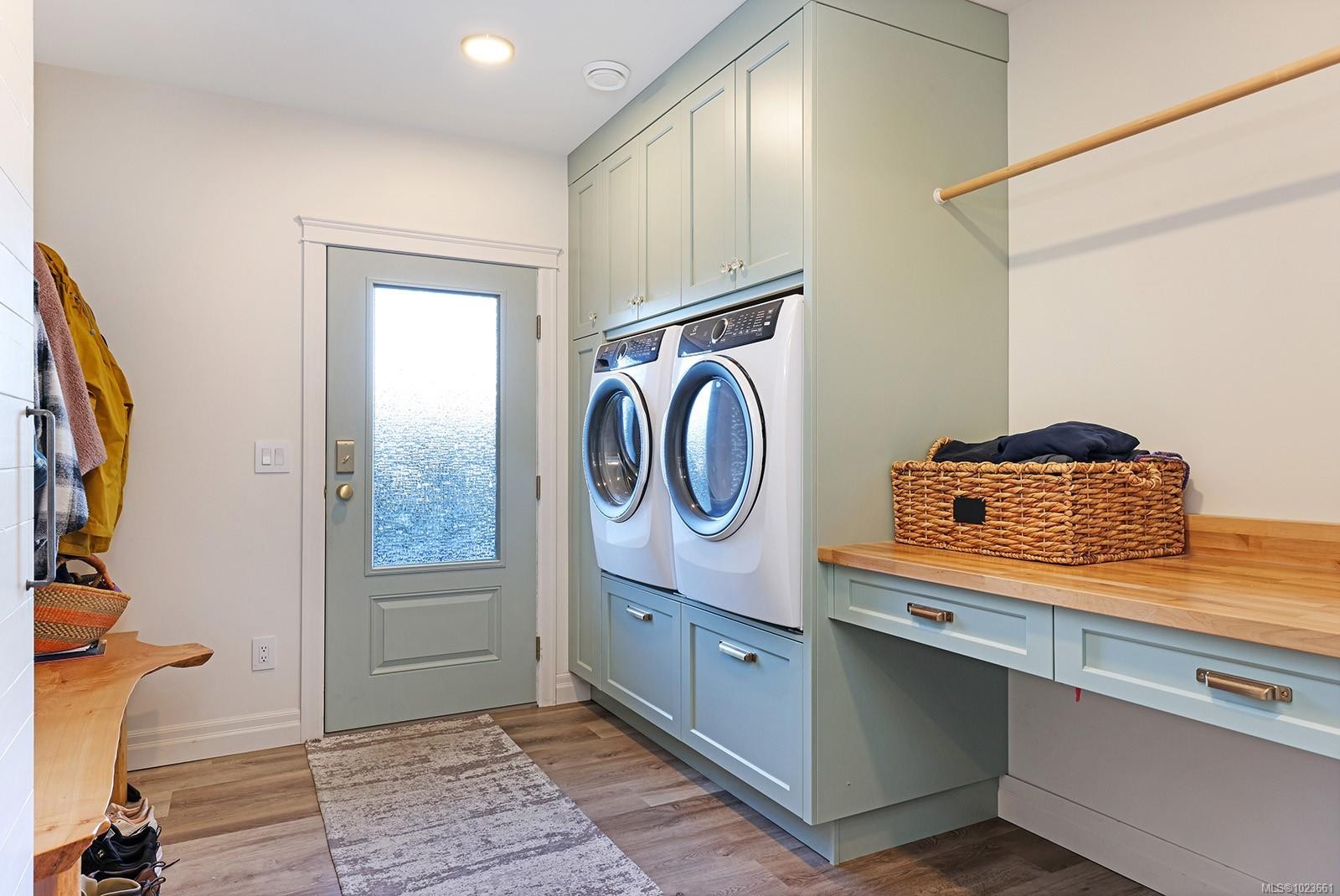 3839/3841 Ross Ave, Royston, BC