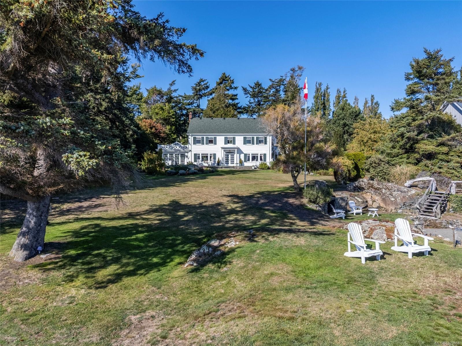 3045 Mcanally Rd, Saanich, BC