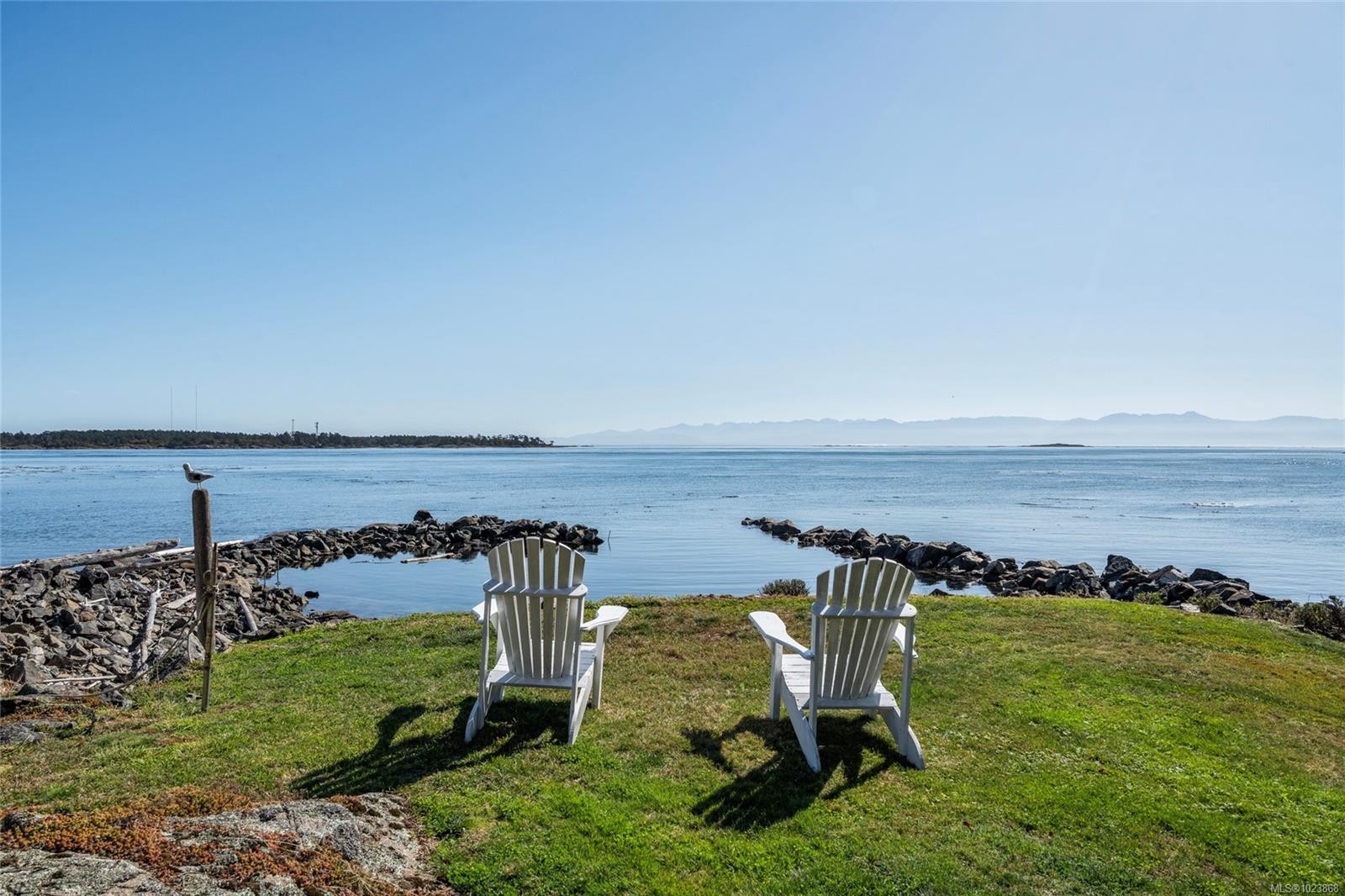 3045 Mcanally Rd, Saanich, BC