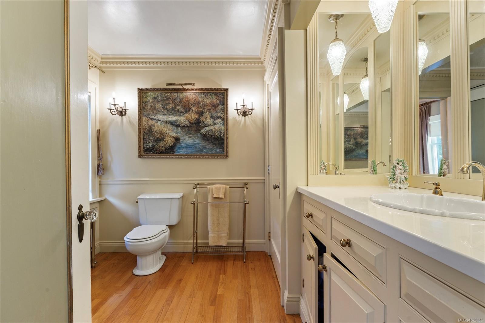 3045 Mcanally Rd, Saanich, BC