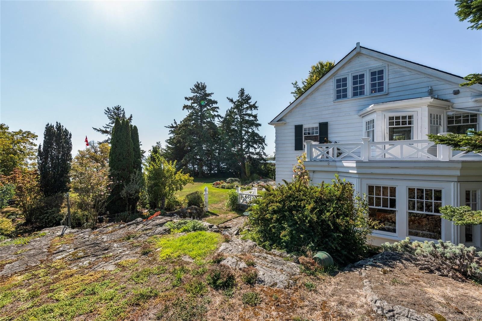 3045 Mcanally Rd, Saanich, BC