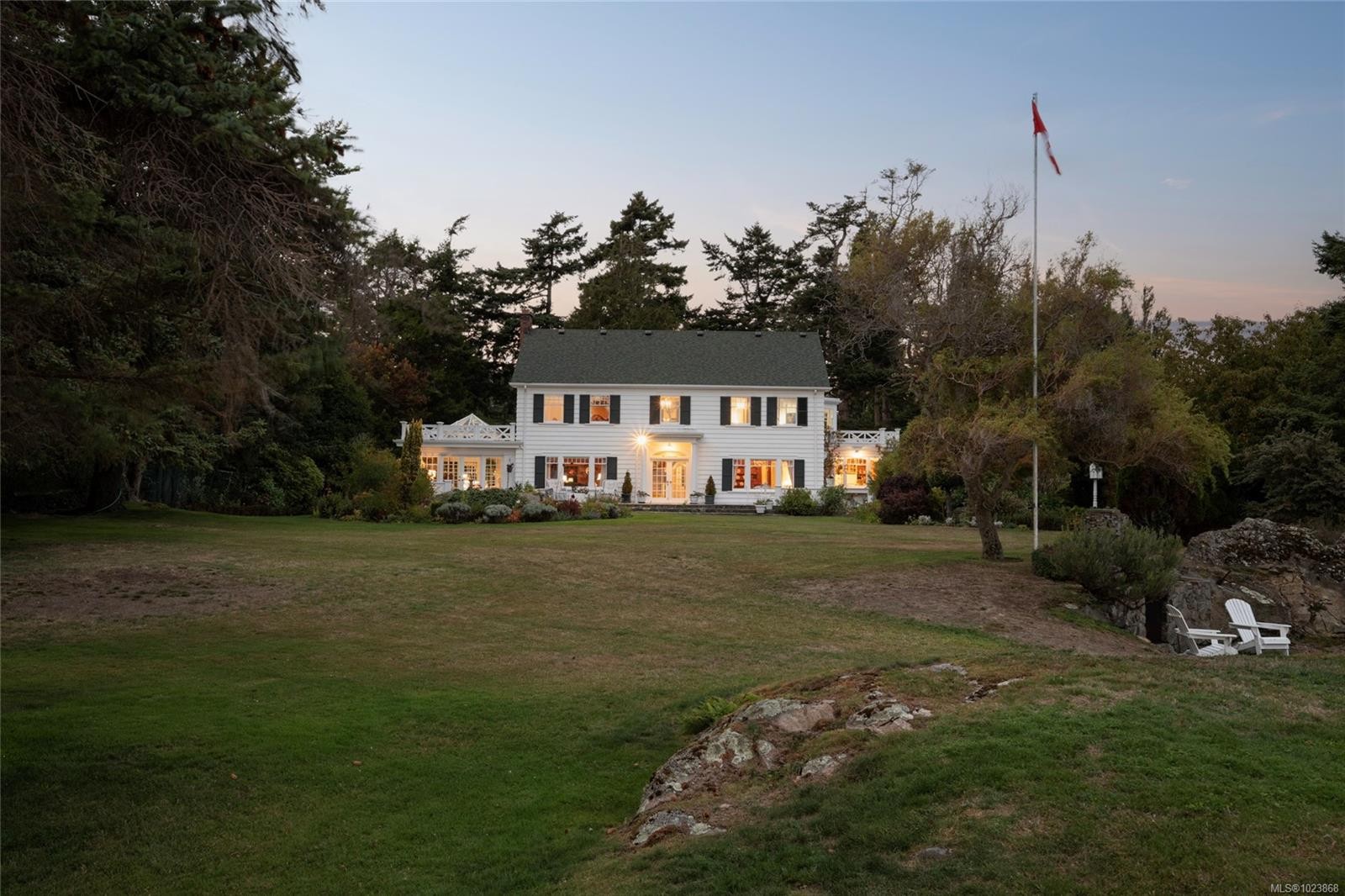 3045 Mcanally Rd, Saanich, BC