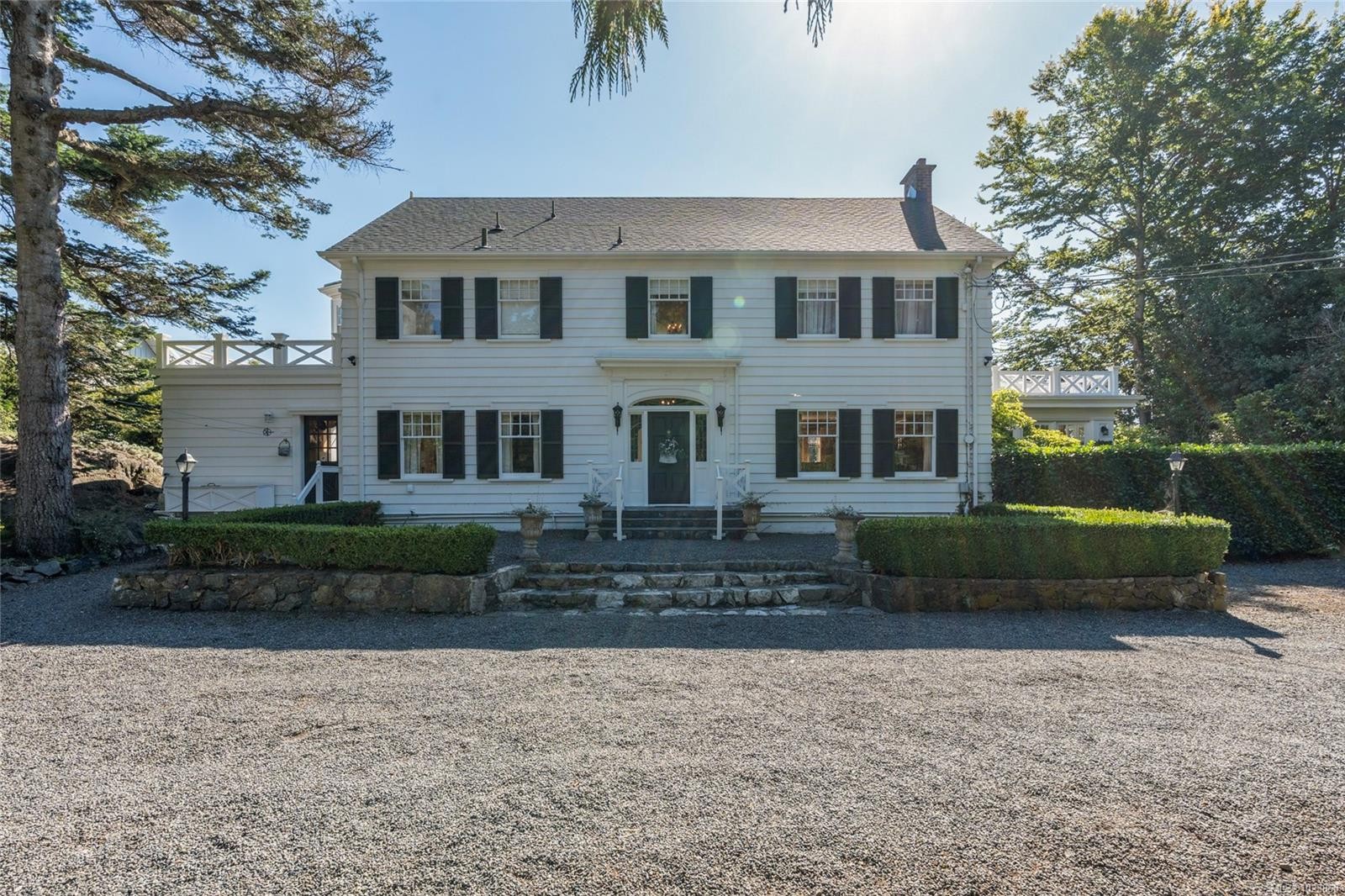 3045 Mcanally Rd, Saanich, BC