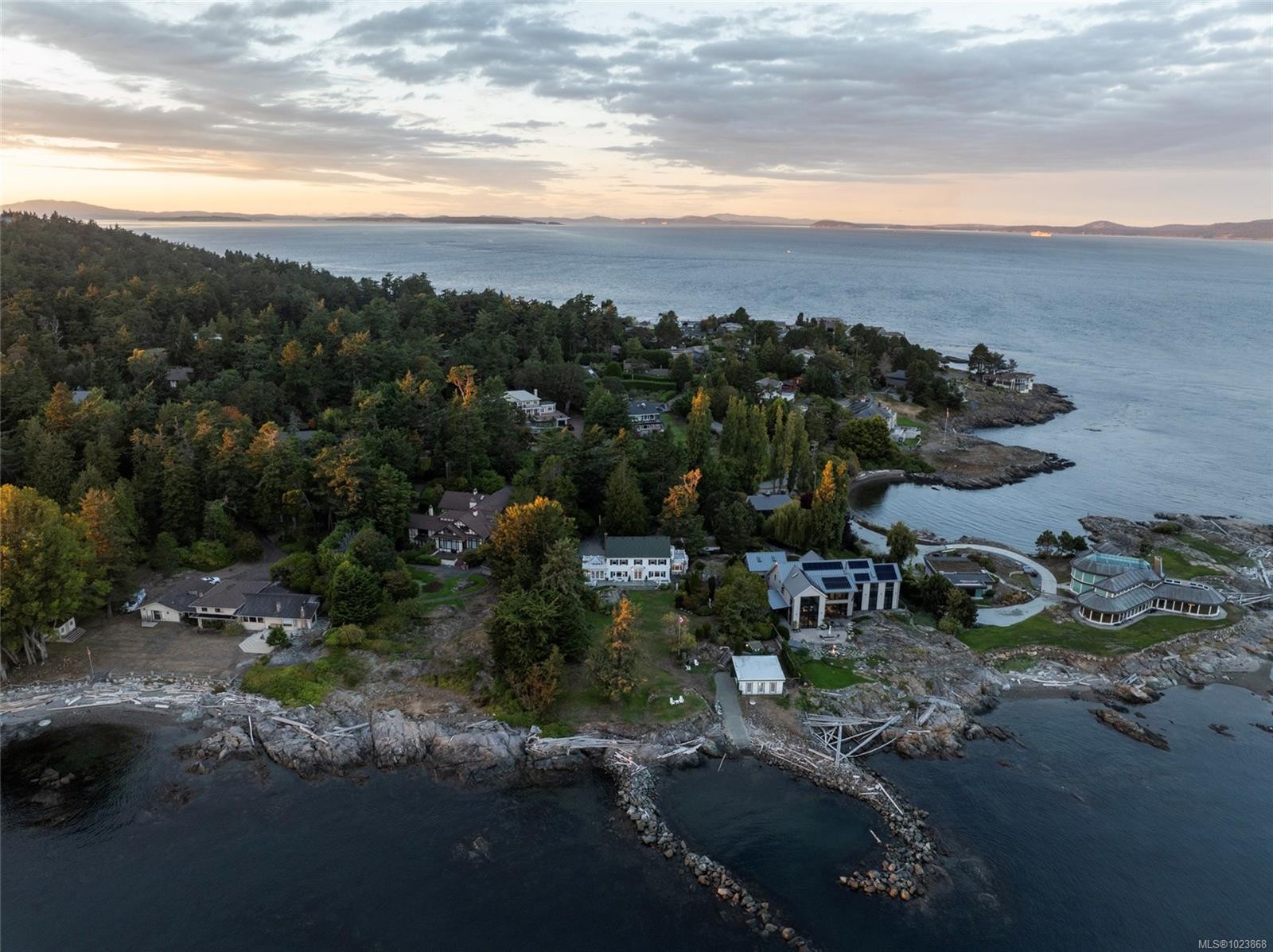 3045 Mcanally Rd, Saanich, BC