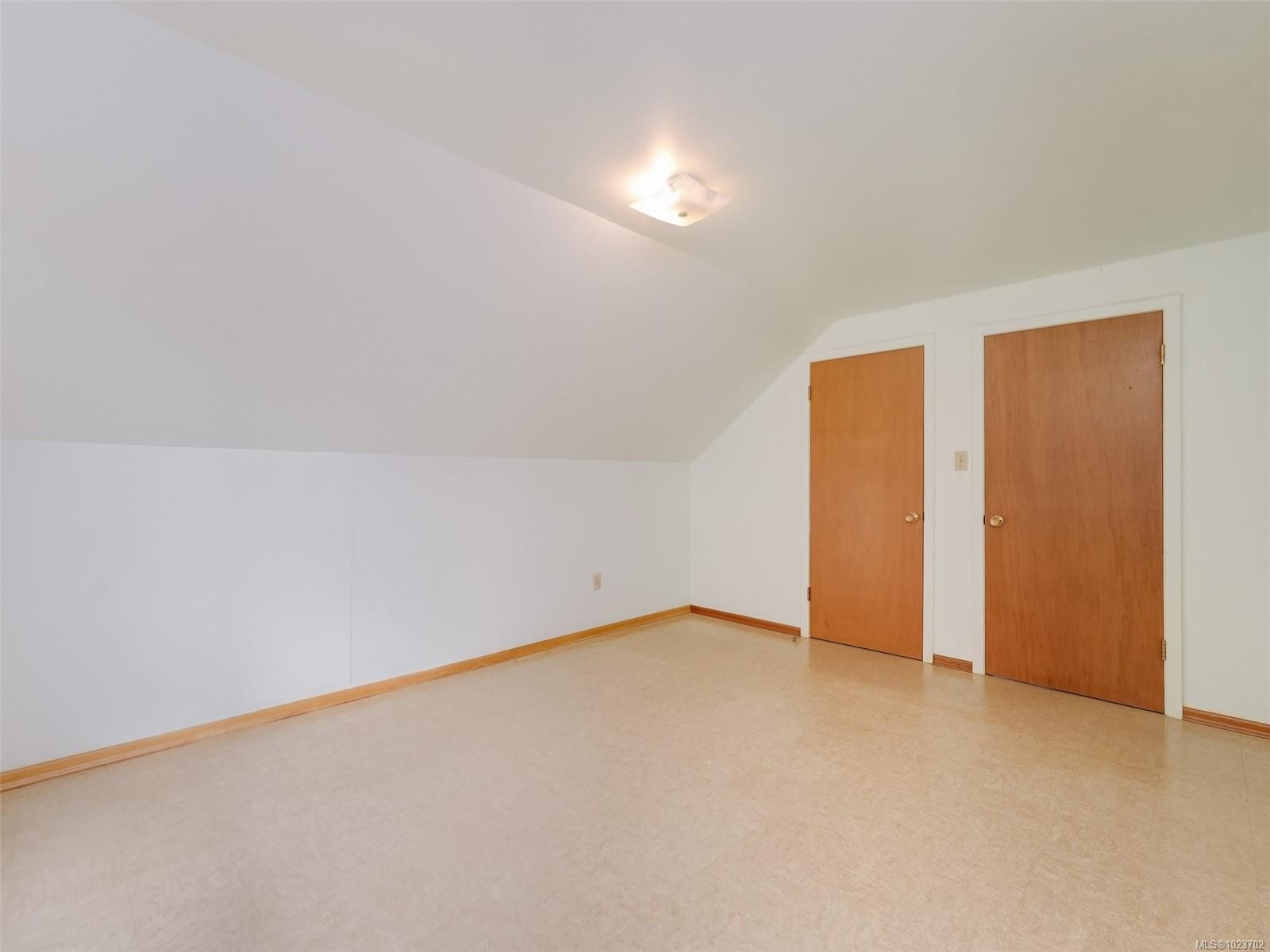 655 Linkleas Ave, Oak Bay, BC