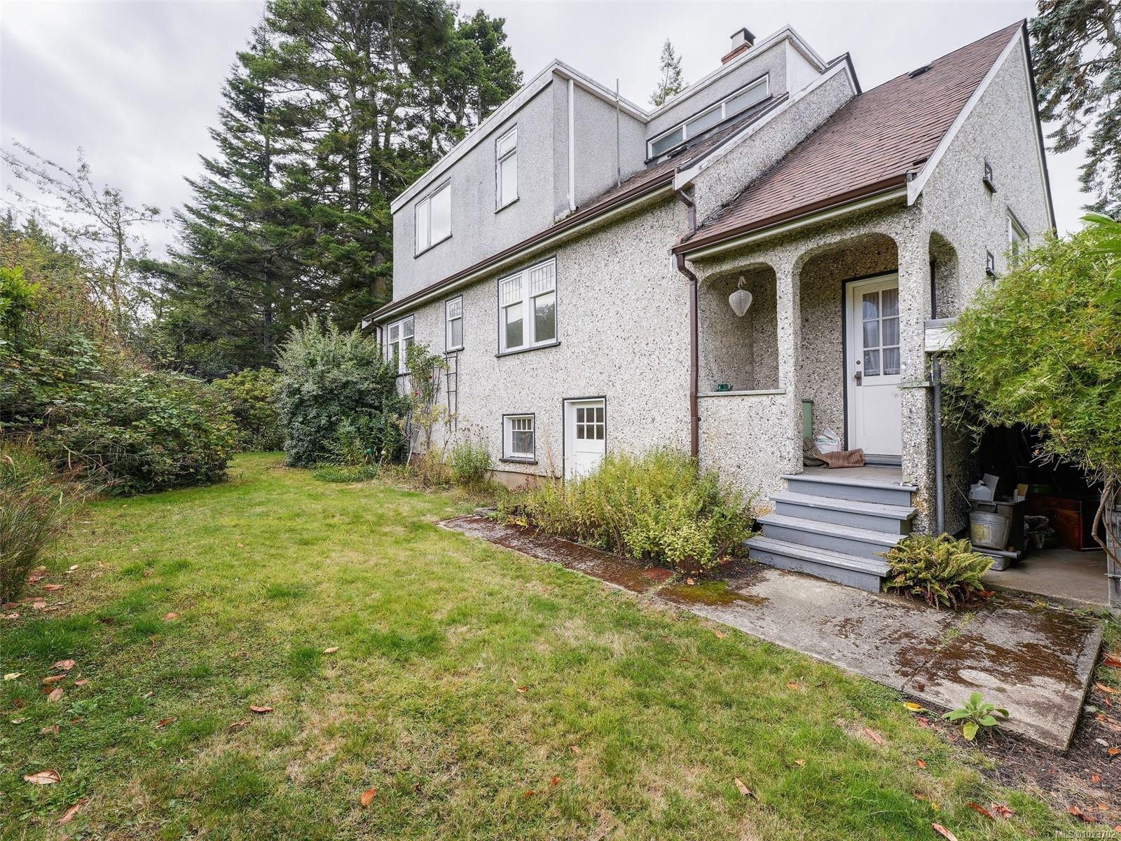 655 Linkleas Ave, Oak Bay, BC