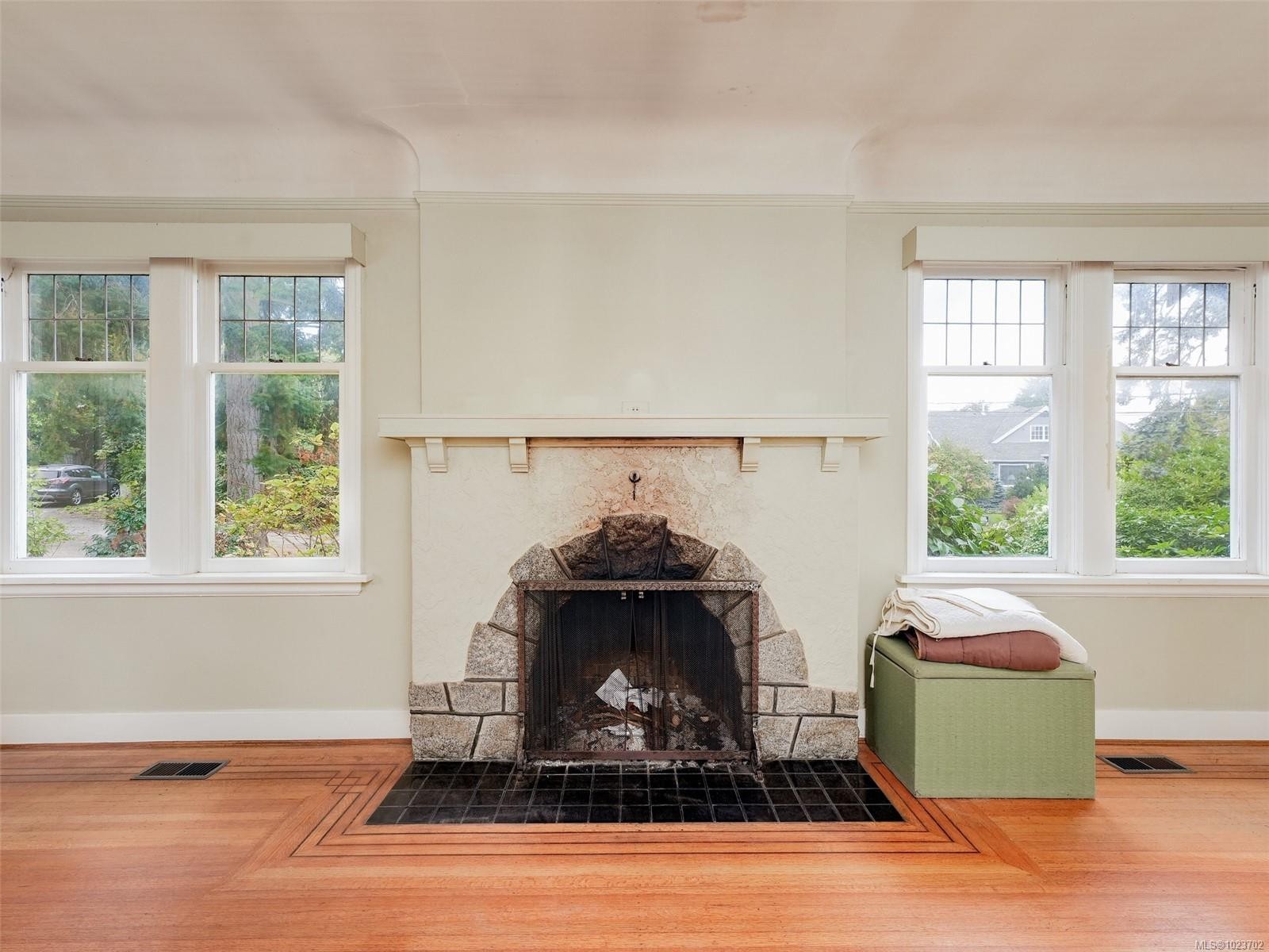 655 Linkleas Ave, Oak Bay, BC