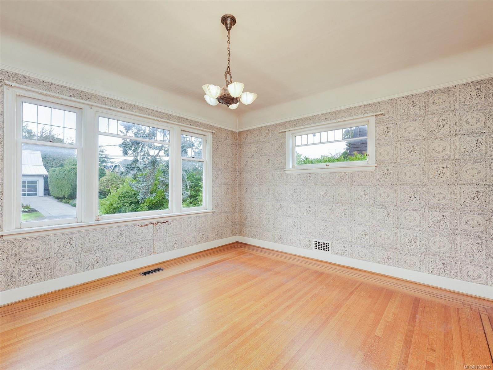 655 Linkleas Ave, Oak Bay, BC