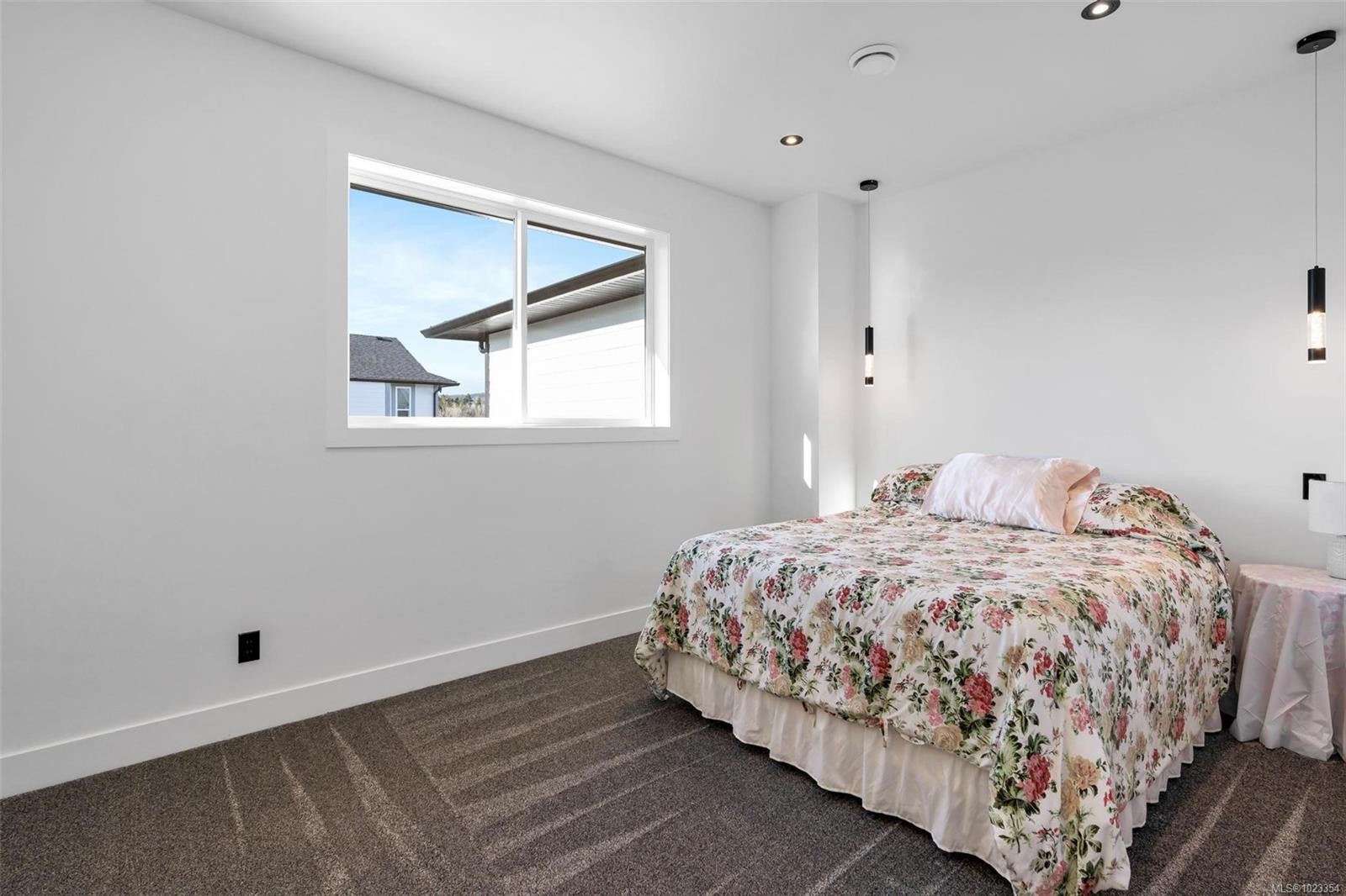 4356 Bains Mill Rd, Duncan, BC - Indoor Photo Showing Bedroom