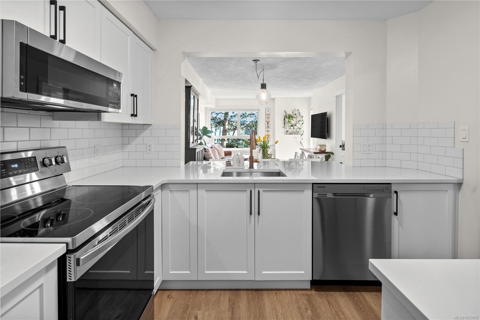 220-2245 James White Blvd, Sidney, BC - Indoor Photo Showing Kitchen With Stainless Steel Kitchen With Upgraded Kitchen