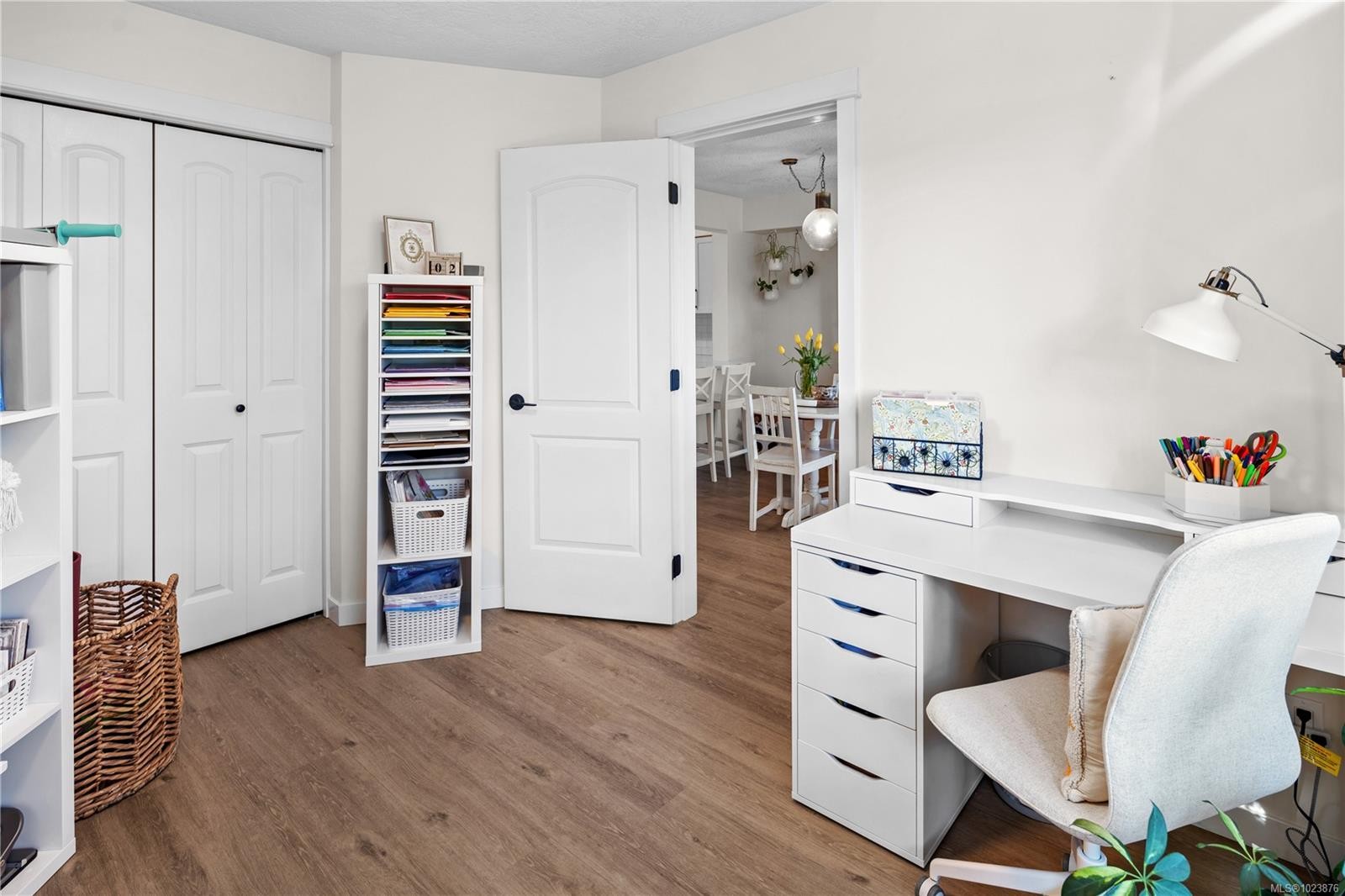 220-2245 James White Blvd, Sidney, BC - Indoor