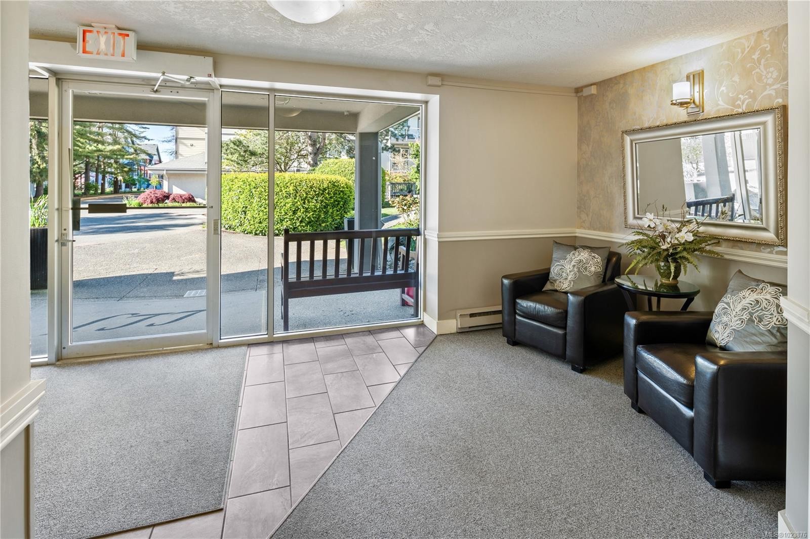 220-2245 James White Blvd, Sidney, BC - Indoor Photo Showing Other Room