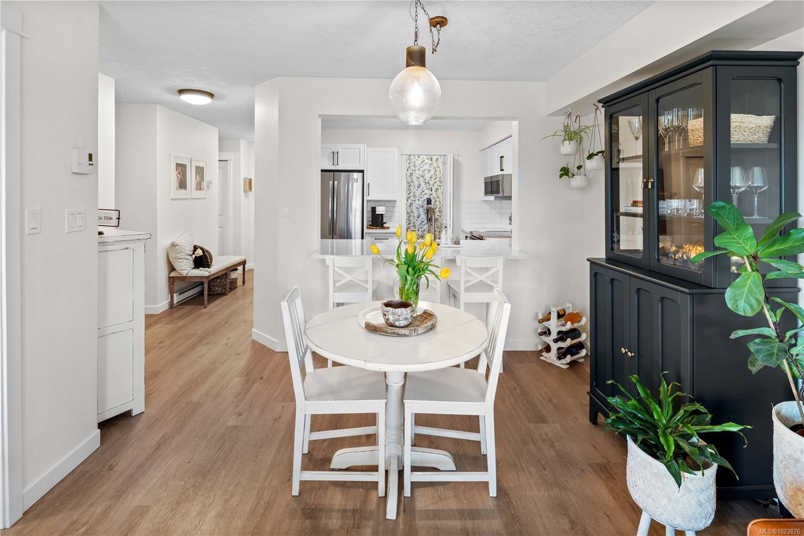 220-2245 James White Blvd, Sidney, BC - Indoor Photo Showing Dining Room