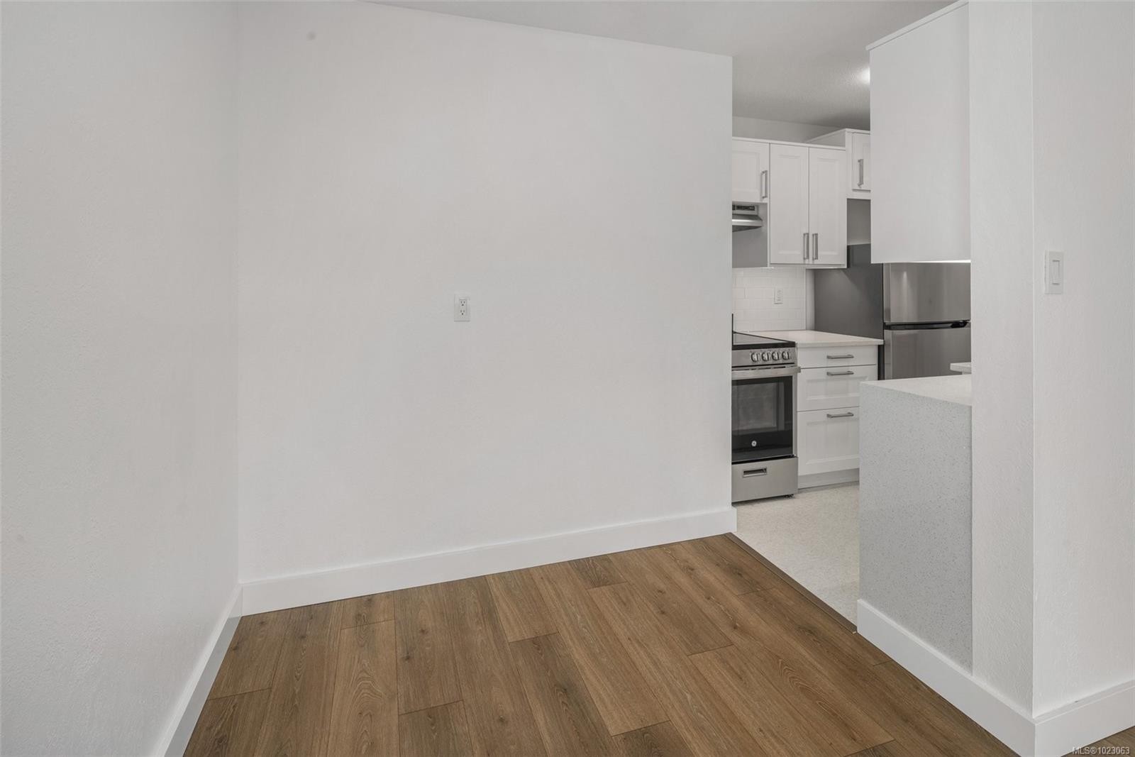 303-2095 Oak Bay Ave, Oak Bay, BC - Indoor