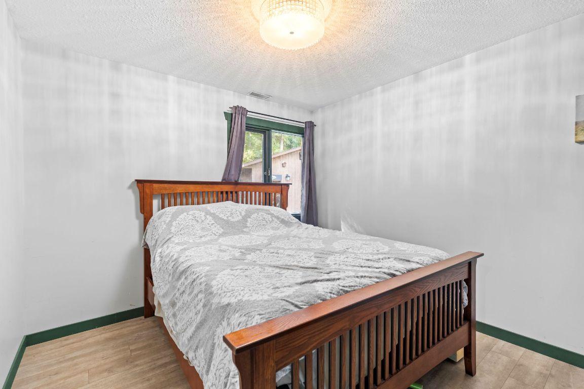 4662&4658 Birch Lane, Barriere, BC - Indoor Photo Showing Bedroom