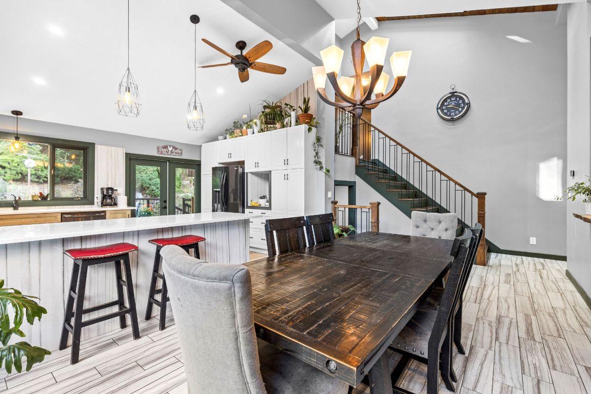 4662&4658 Birch Lane, Barriere, BC - Indoor Photo Showing Dining Room