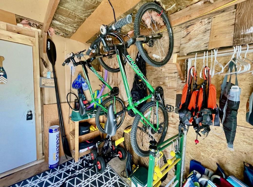 4179 Ashe Crescent, Scotch Creek, BC - Indoor Photo Showing Other Room