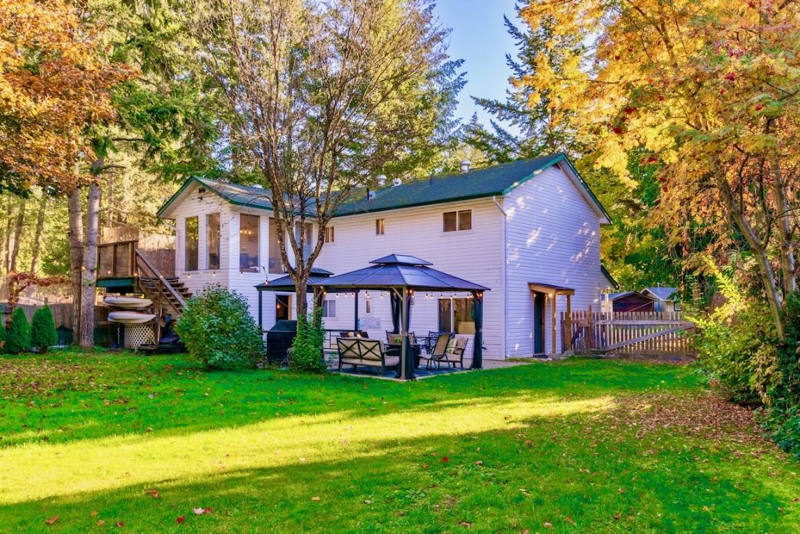 4179 Ashe Crescent, Scotch Creek, BC - Outdoor With Deck Patio Veranda
