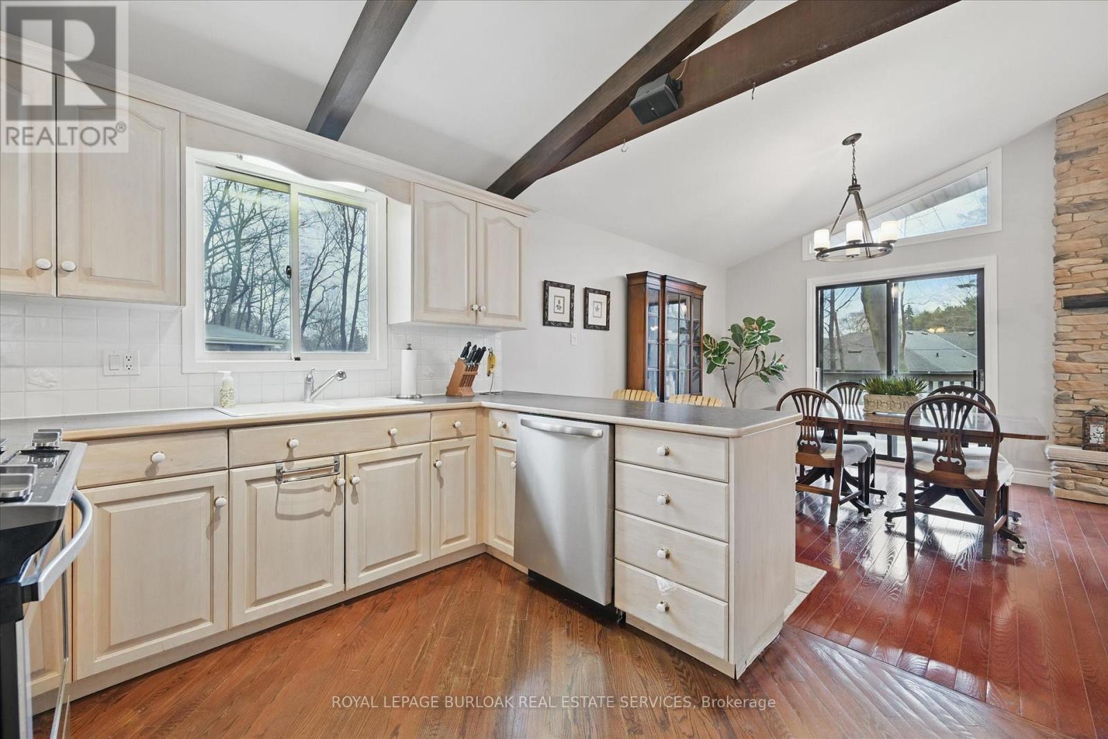 768 King Road, Burlington, ON - Indoor Photo Showing Kitchen