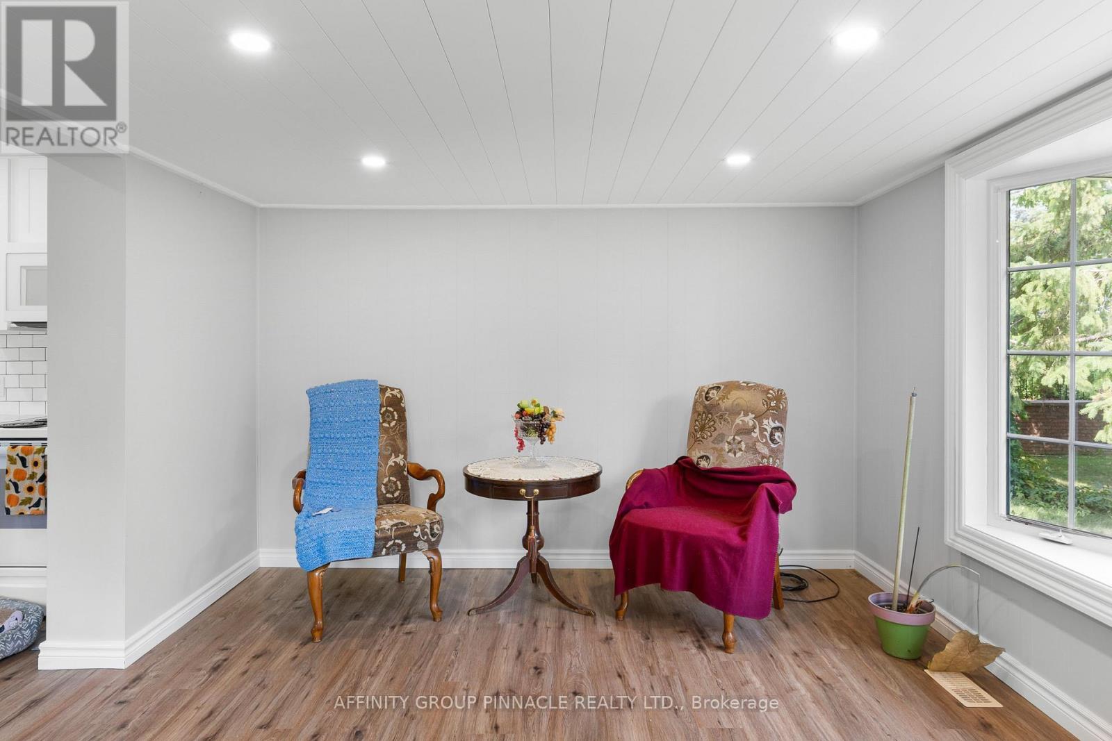 17 Richard Avenue, Kawartha Lakes (Lindsay), ON - Indoor Photo Showing Other Room