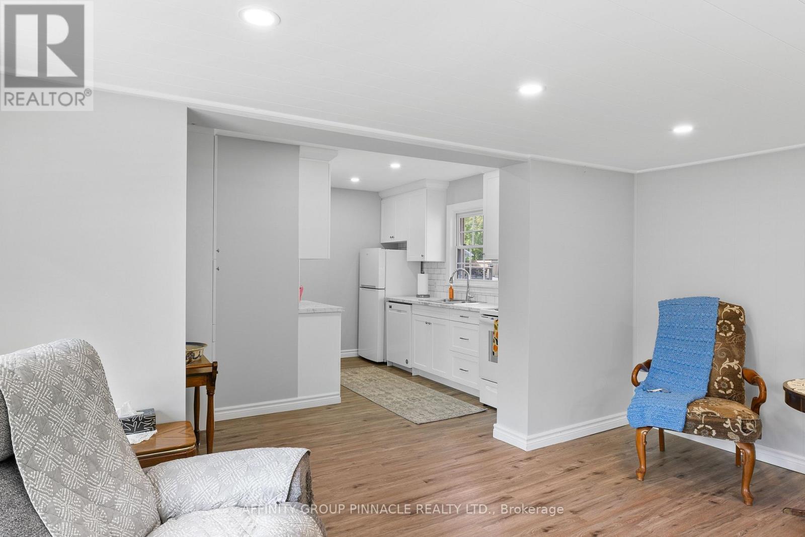 17 Richard Avenue, Kawartha Lakes (Lindsay), ON - Indoor