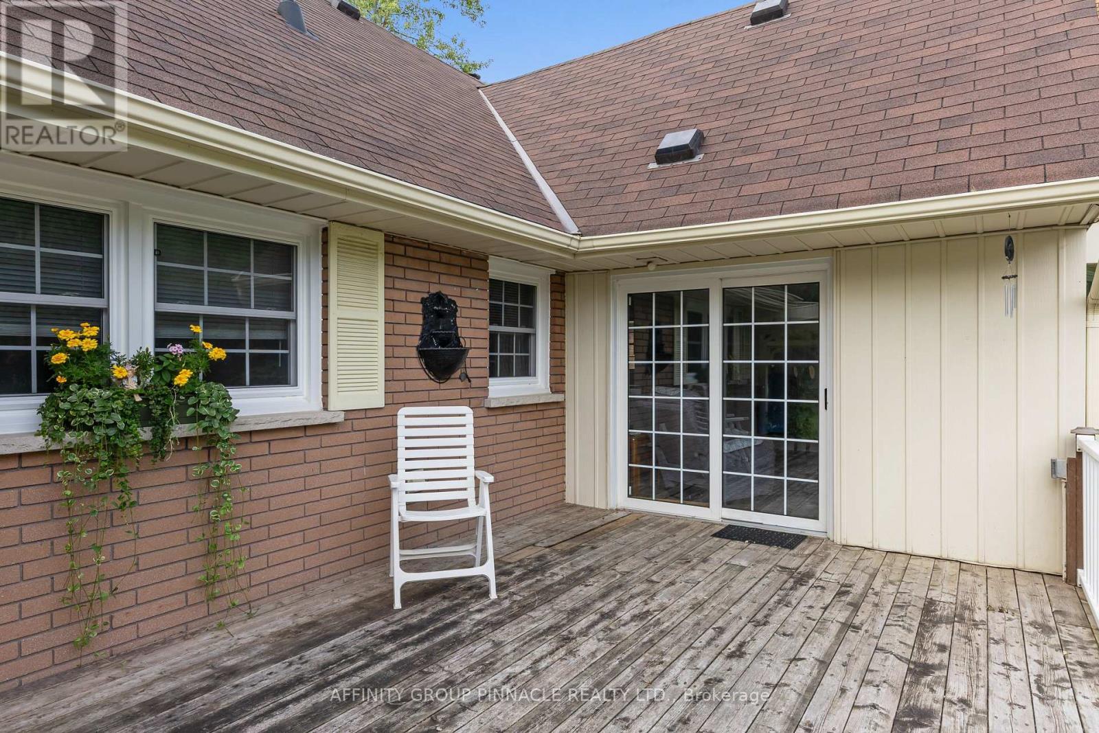 17 Richard Avenue, Kawartha Lakes (Lindsay), ON - Outdoor With Exterior