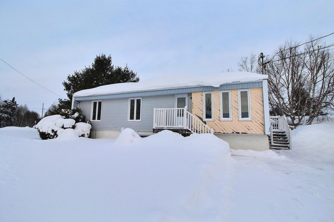 Frontage - 1840 - 1840B Rue Duchesne, Val-D'Or, QC - Outdoor