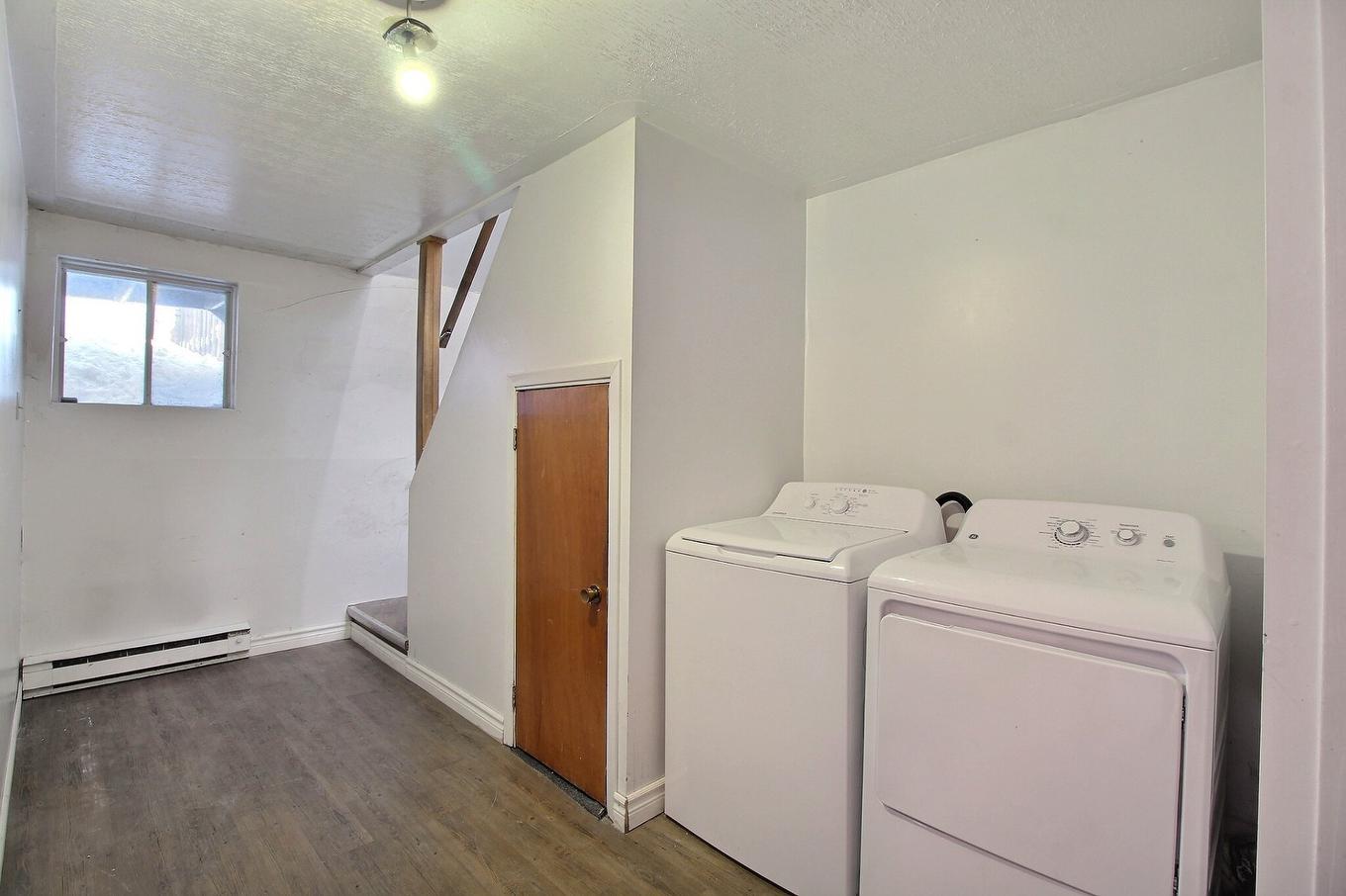 Laundry room - 1840 - 1840B Rue Duchesne, Val-D'Or, QC - Indoor Photo Showing Laundry Room