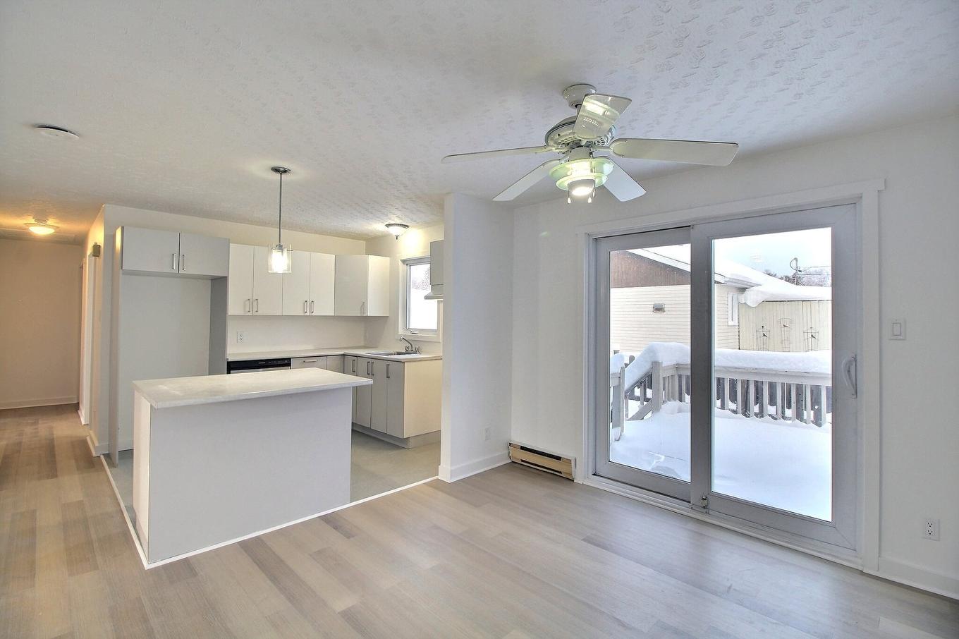 Overall view - 1840 - 1840B Rue Duchesne, Val-D'Or, QC - Indoor Photo Showing Kitchen