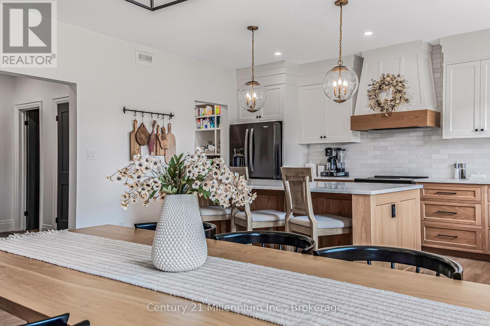 33 Nickason Drive, Arran-Elderslie, ON - Indoor Photo Showing Kitchen With Upgraded Kitchen
