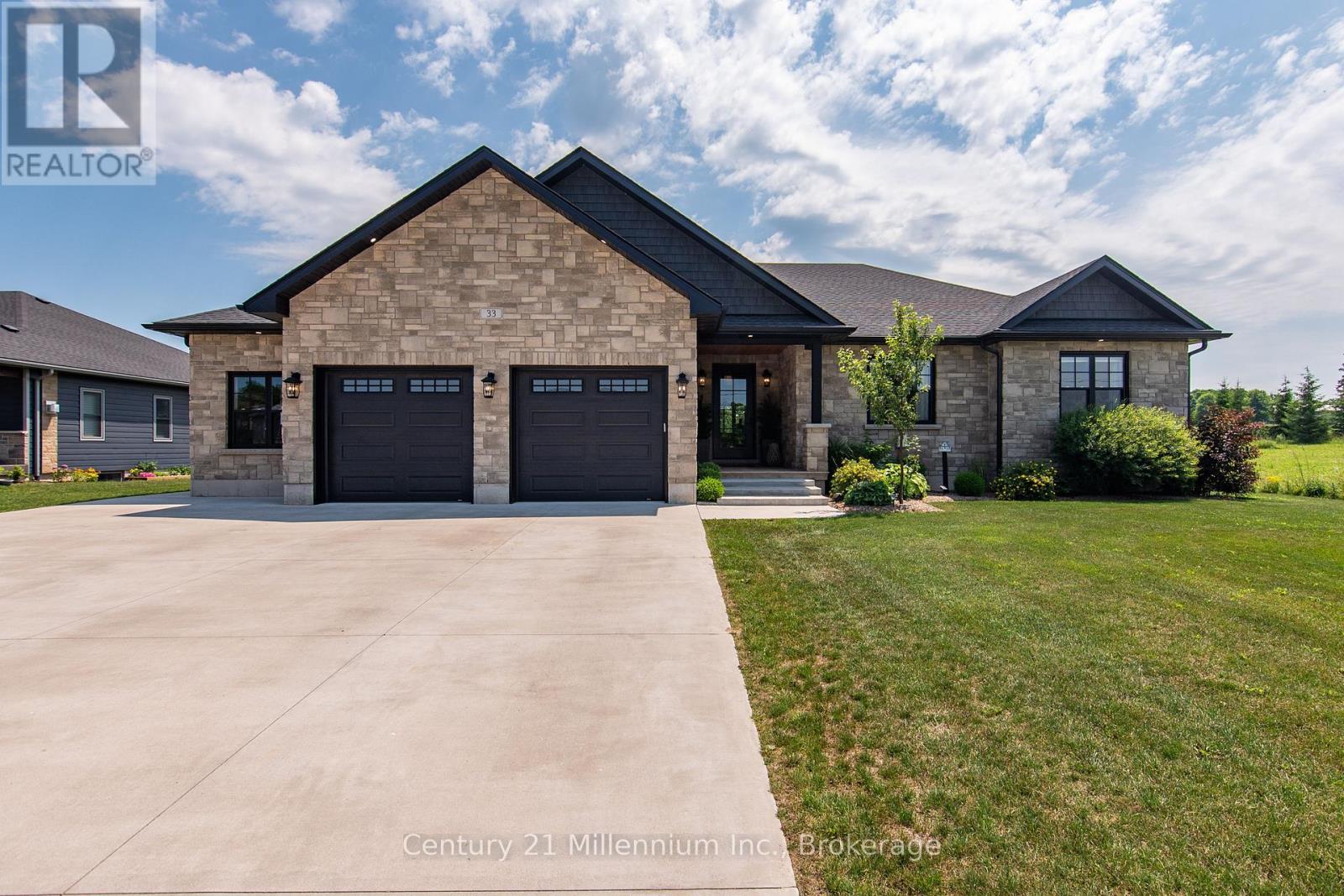 33 Nickason Drive, Arran-Elderslie, ON - Outdoor With Facade