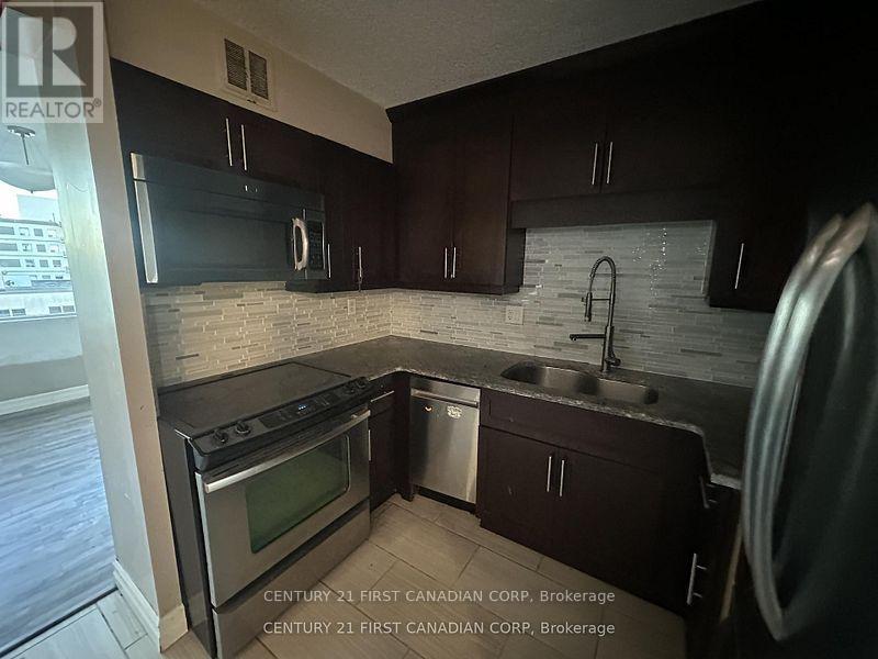 506 - 389 Dundas Street, London East (East K), ON - Indoor Photo Showing Kitchen