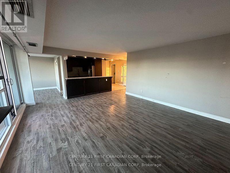 506 - 389 Dundas Street, London East (East K), ON - Indoor