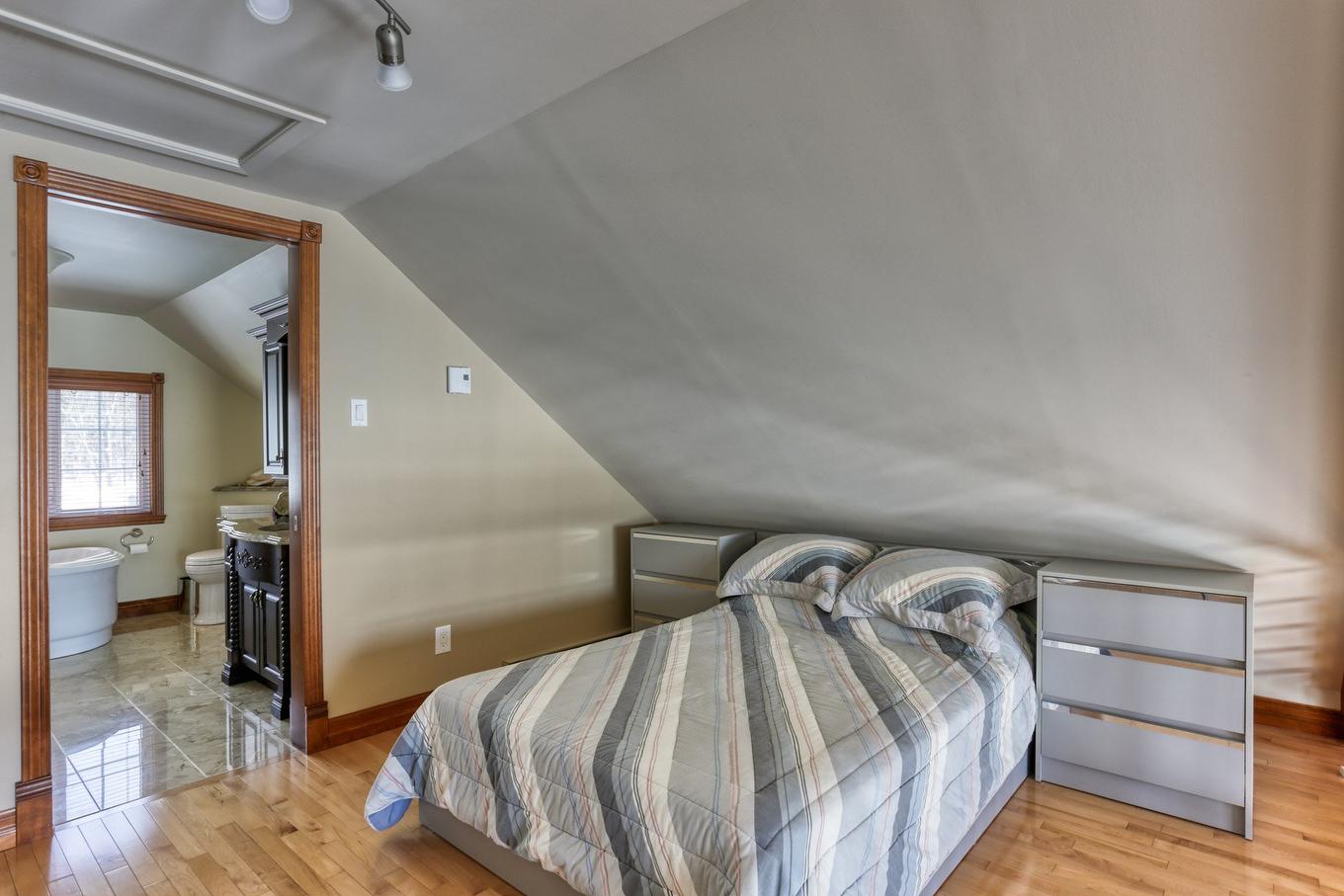 Primary bedroom - 4570 Av. Du Tour-Du-Lac, Shawinigan, QC - Indoor Photo Showing Bedroom